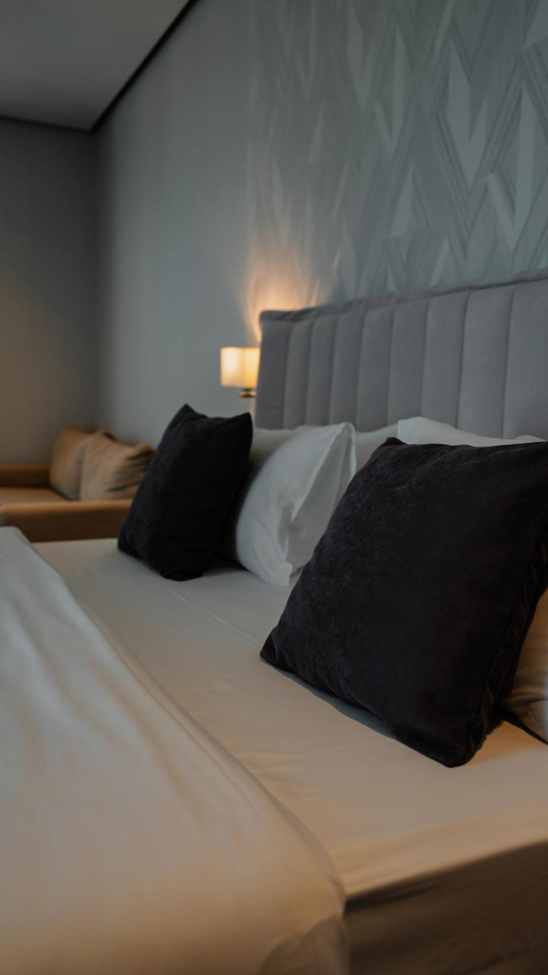 Supreme Hotel Голем Экстерьер фото