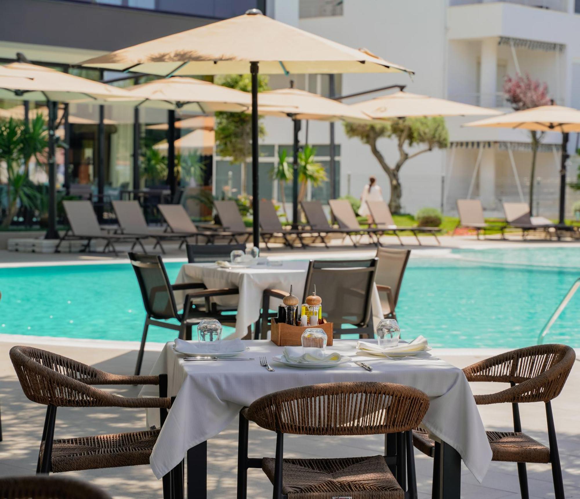 Supreme Hotel Голем Экстерьер фото