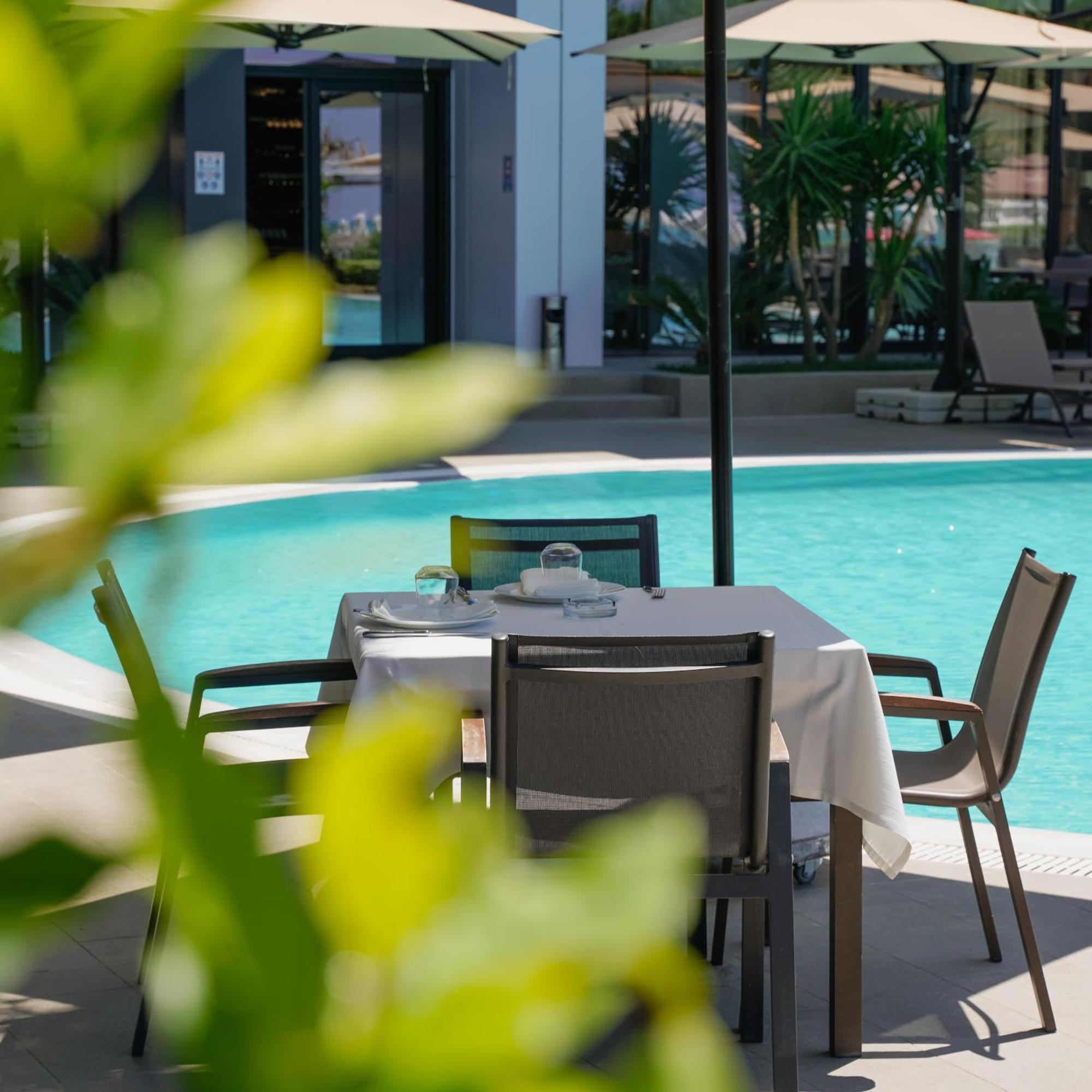 Supreme Hotel Голем Экстерьер фото
