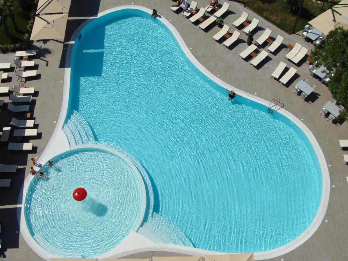 Supreme Hotel Голем Экстерьер фото